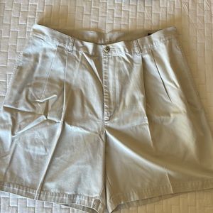 Never worn Greg Norman men’s pleated shorts